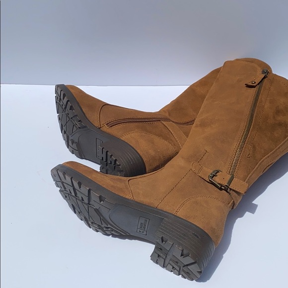 Tall Boots - Picture 5 of 6